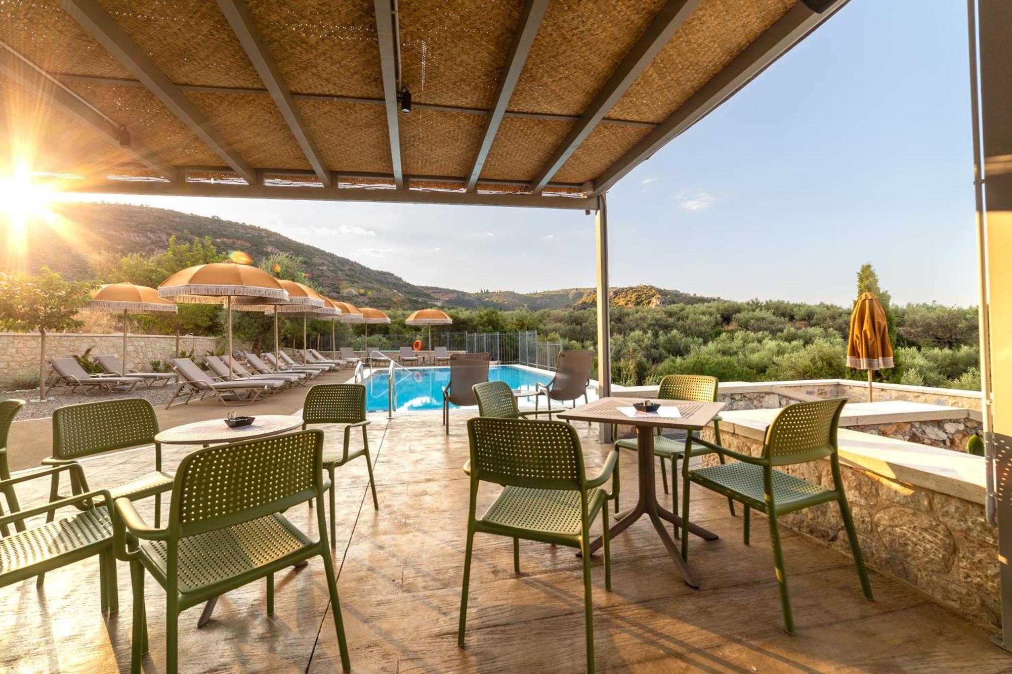 Olympia Zervea Studios With Pool - Apartment Kardhamili Buitenkant foto