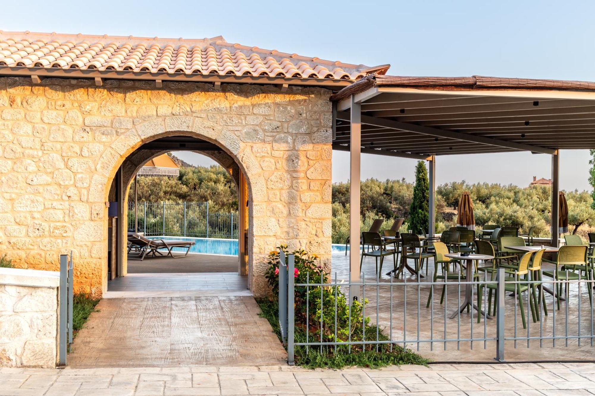 Olympia Zervea Studios With Pool - Apartment Kardhamili Buitenkant foto