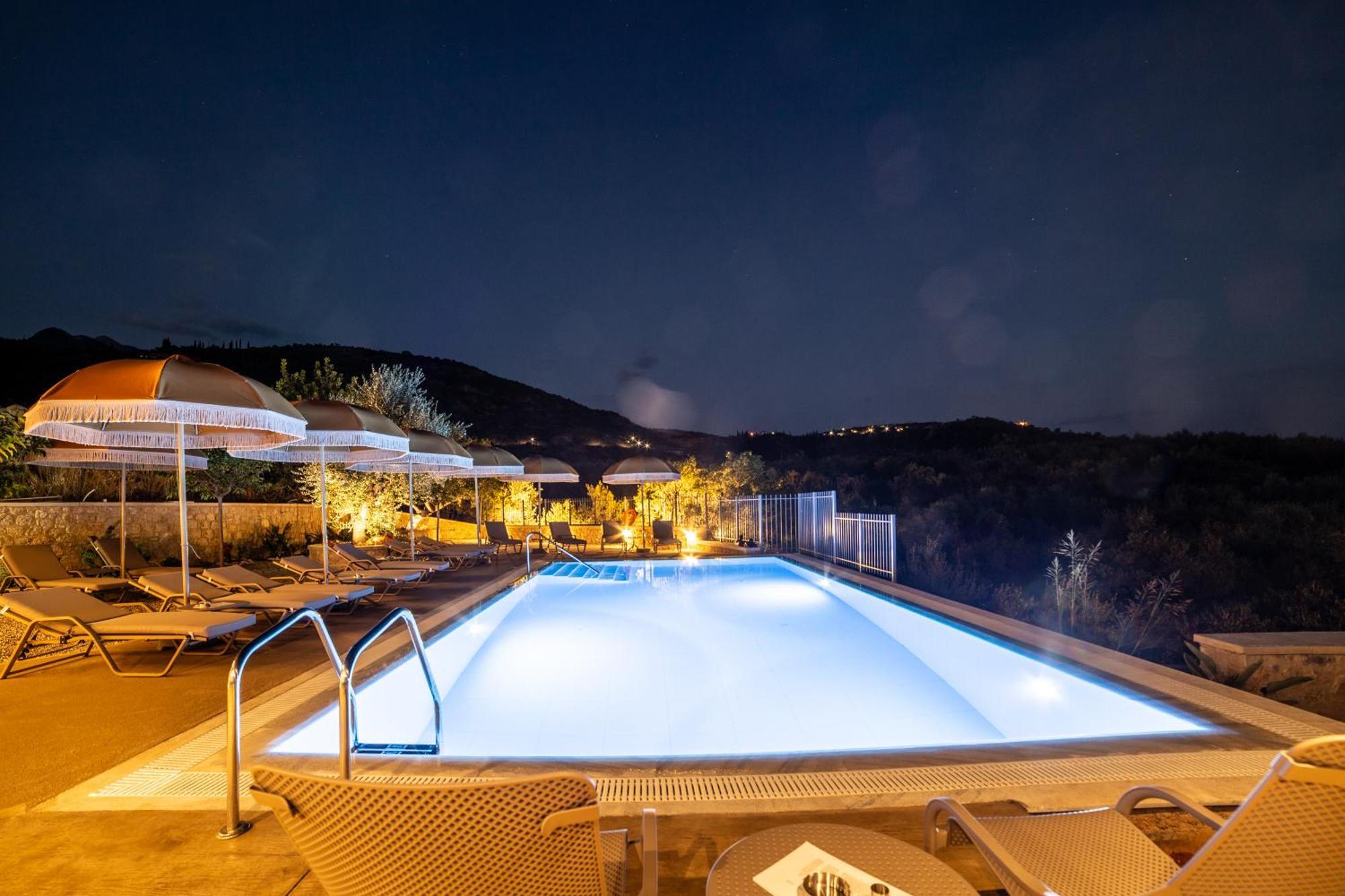 Olympia Zervea Studios With Pool - Apartment Kardhamili Buitenkant foto