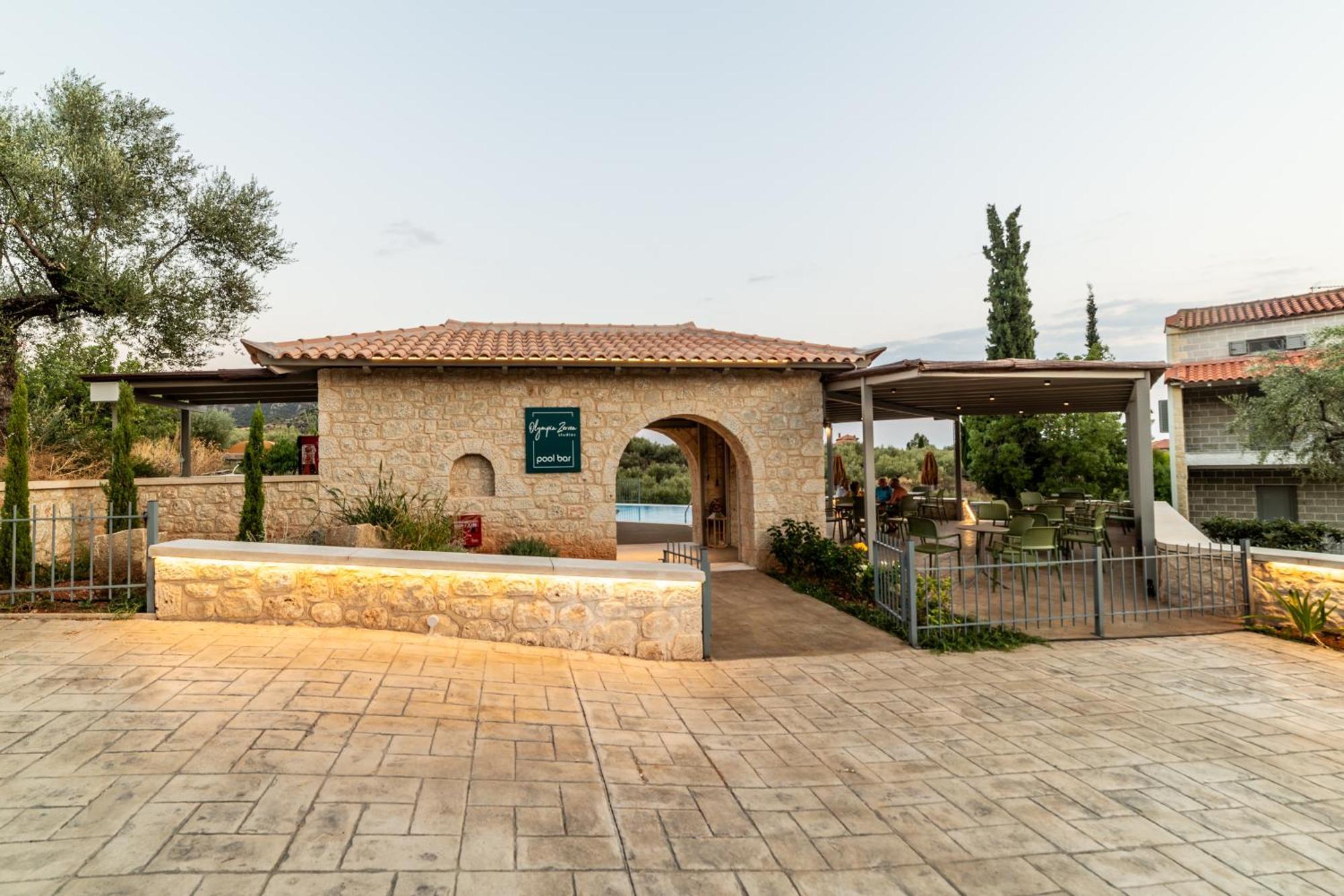 Olympia Zervea Studios With Pool - Apartment Kardhamili Buitenkant foto