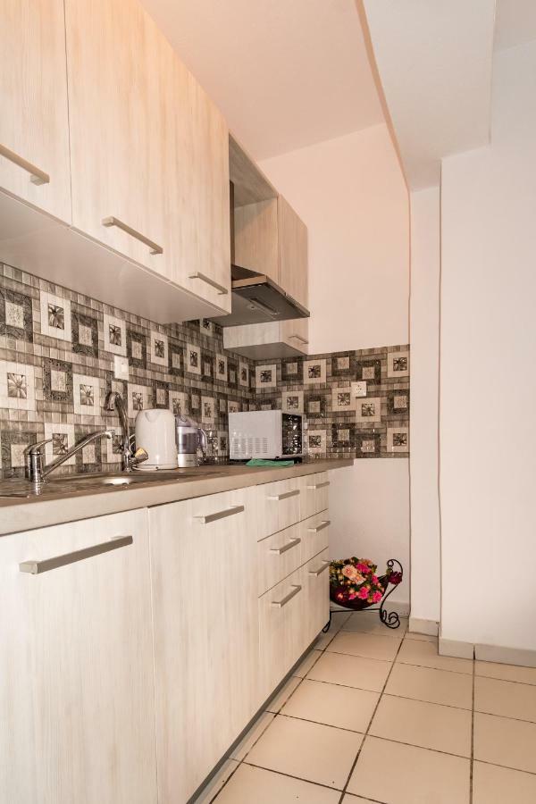 Olympia Zervea Studios With Pool - Apartment Kardhamili Buitenkant foto